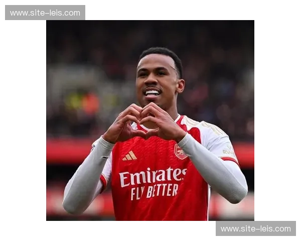 马丁内利补时单刀被扑 枪手错失绝杀良机