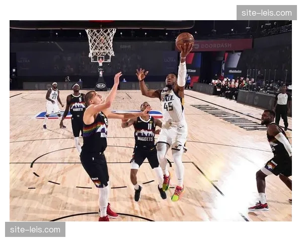 骑士对阵爵士末节崩盘案例 领先优势保持能力成季后赛隐患 骑士对阵爵士末节崩盘案例 领先优势保持能力成季后赛隐患