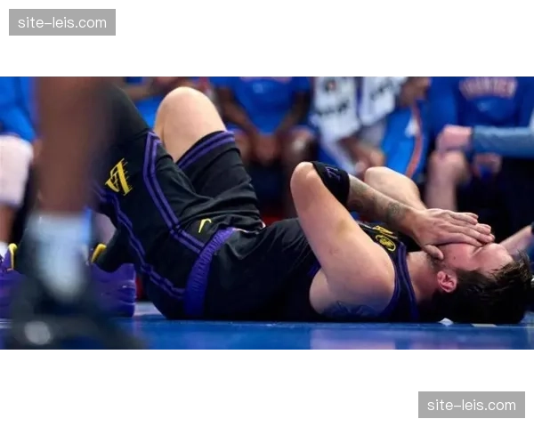 东契奇腿筋二级拉伤赛季报销 场均33.5分得分王成色存疑